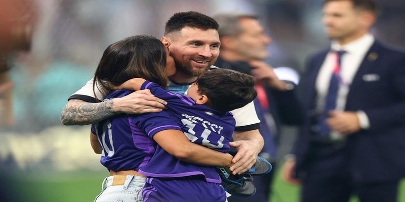 Câu chuyện tình lãng mạn của vợ chồng messi